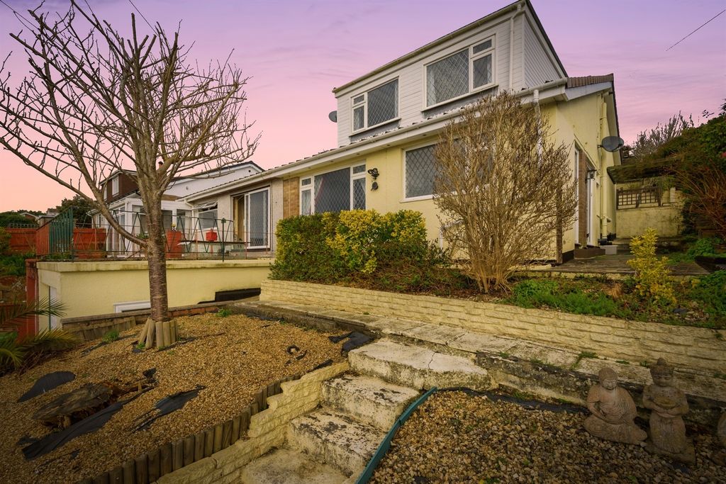 Property photo 1 of 21