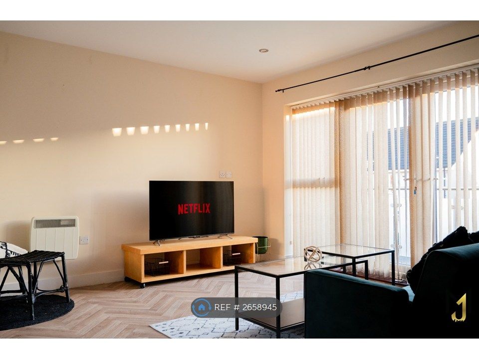 Property photo 2 of 35