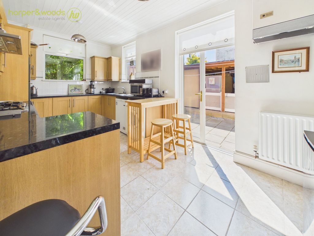 Property photo 3 of 47