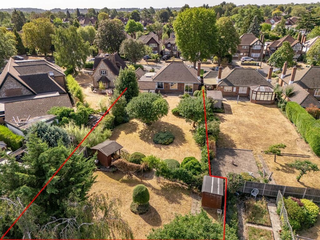 Property photo 2 of 31