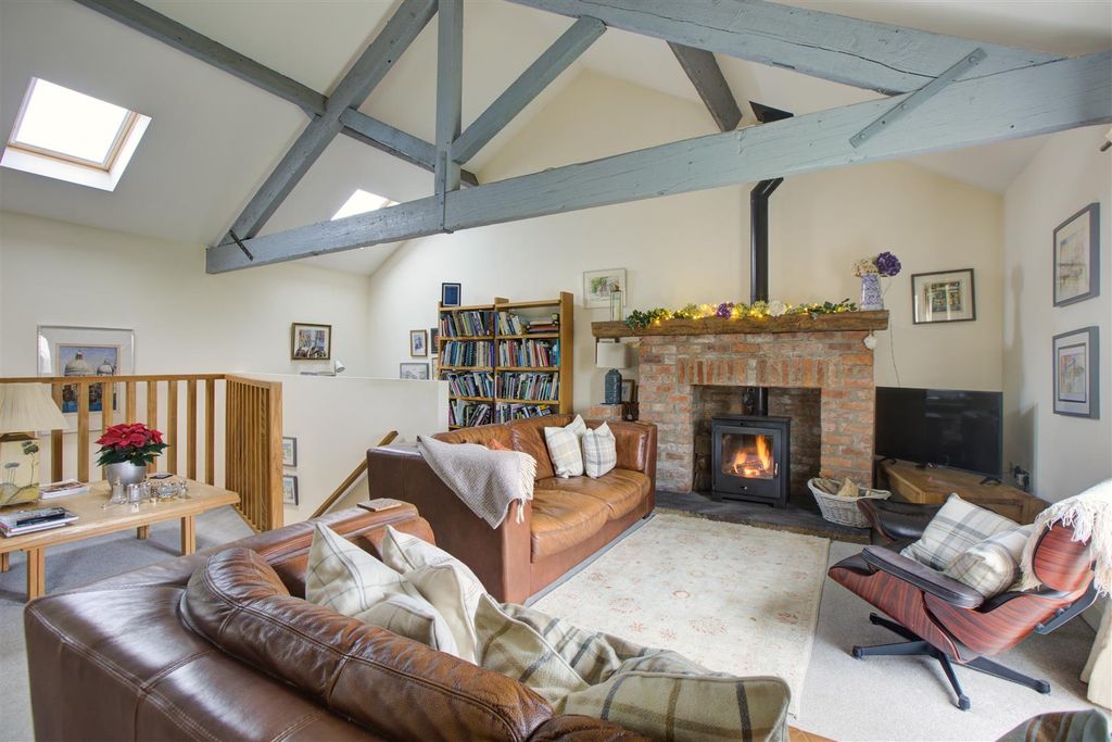Property photo 2 of 52
