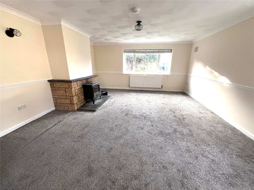 Property photo 2 of 17 Picture No. 11