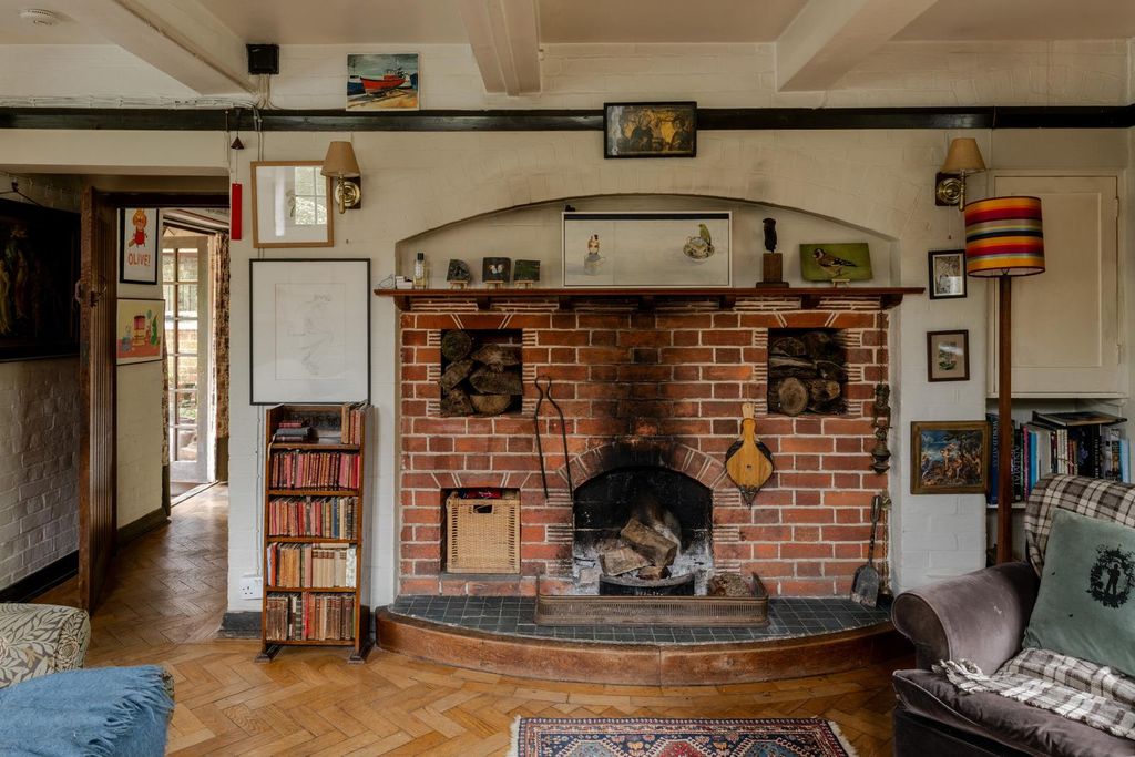 Property photo 1 of 42