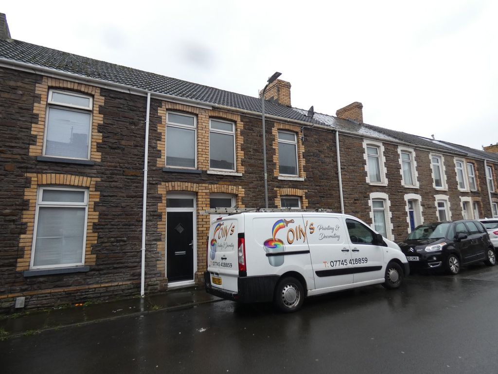 Property photo 2 of 11