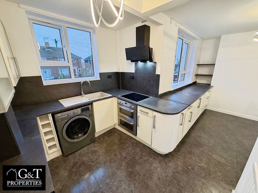 Property photo 3 of 15 Kitchen