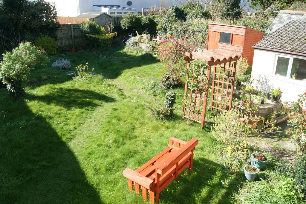 Property photo 2 of 8