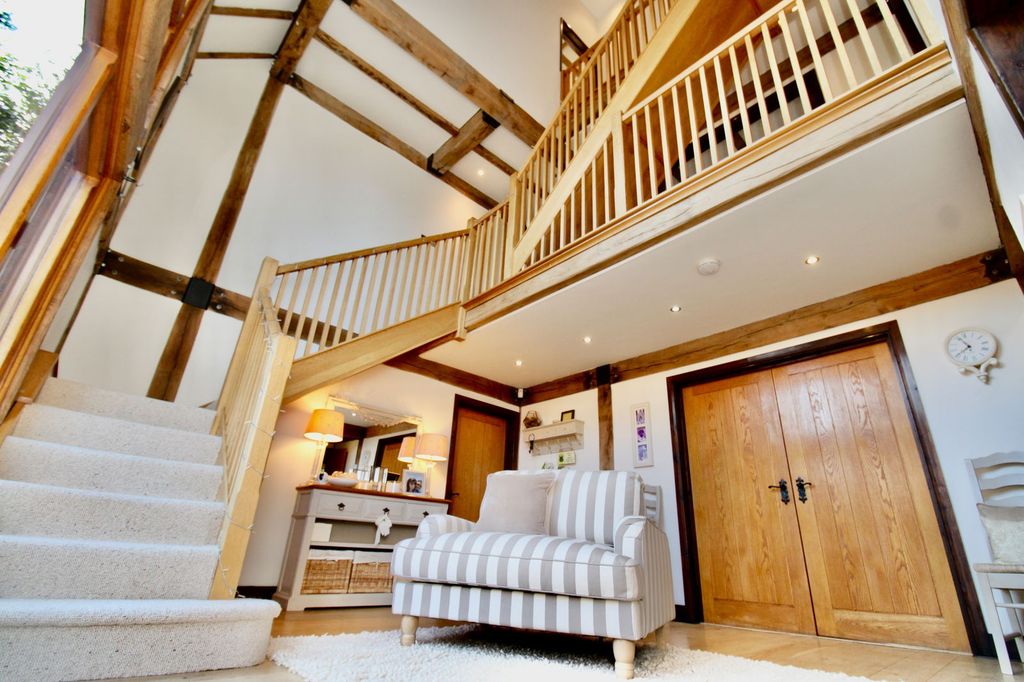 Property photo 3 of 32