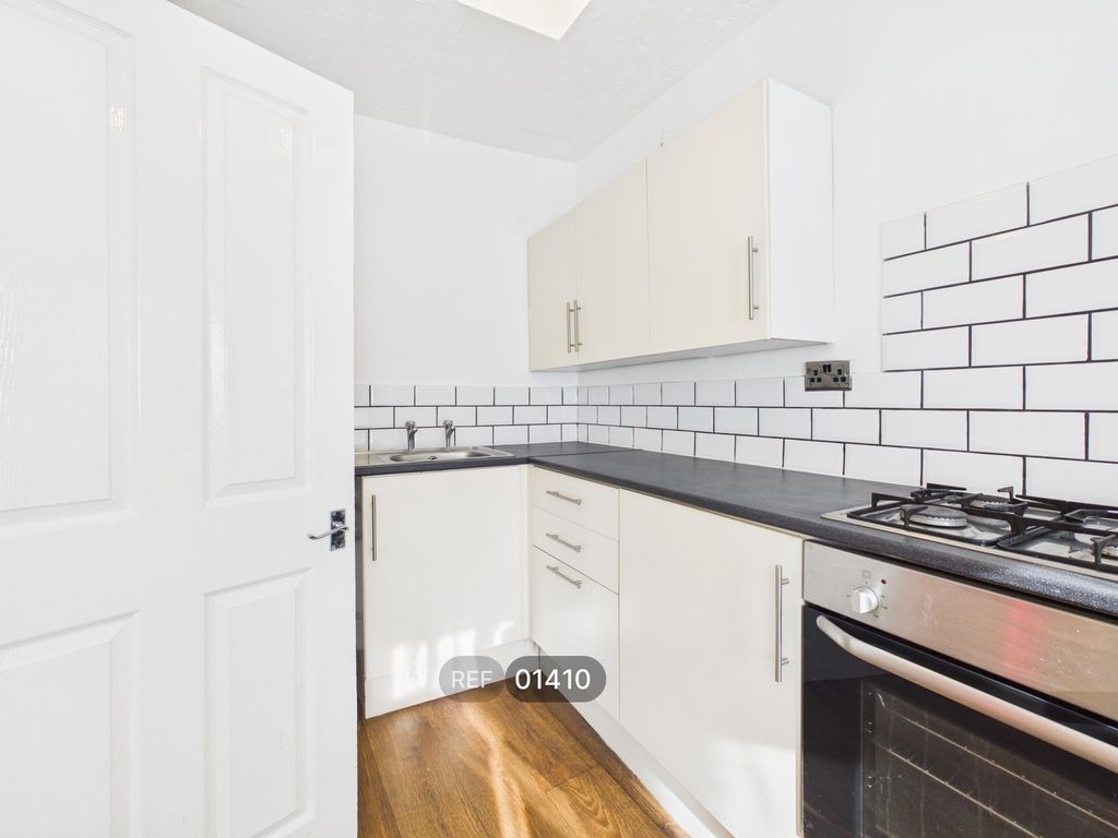 Property photo 2 of 15 Kitchen