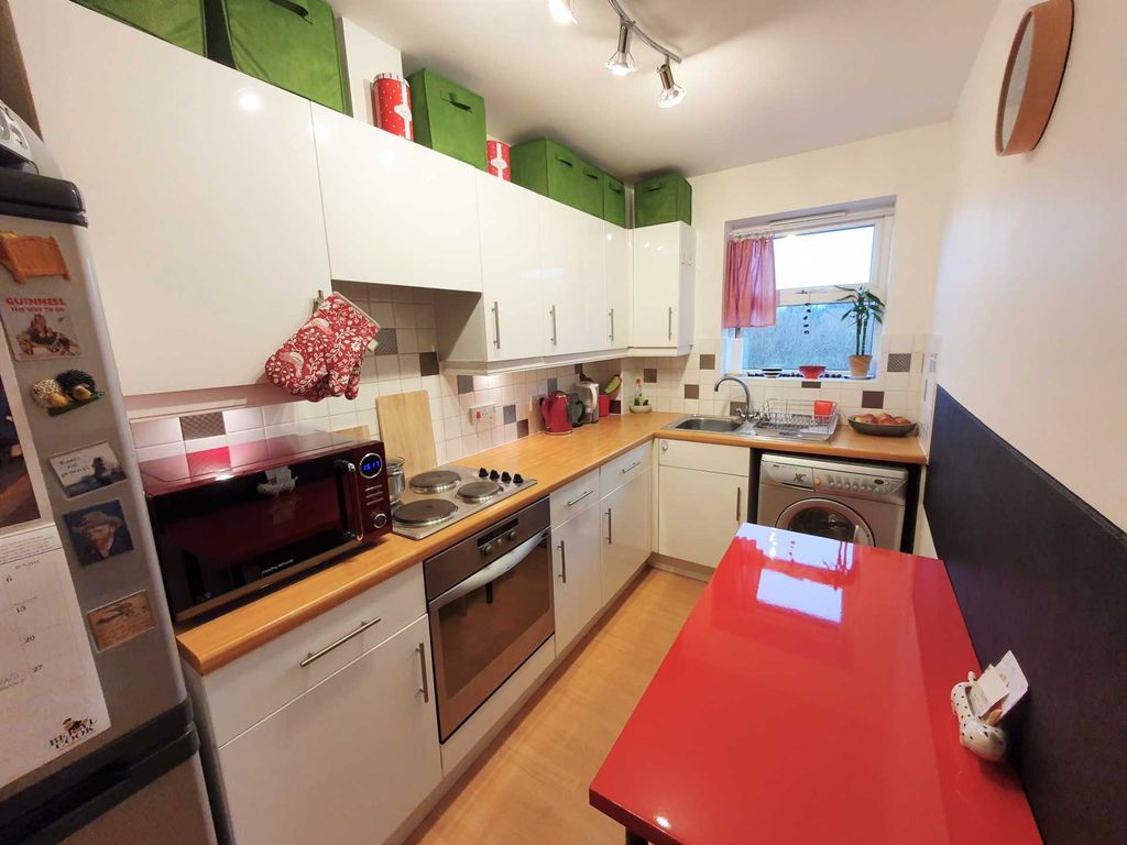 Property photo 2 of 9