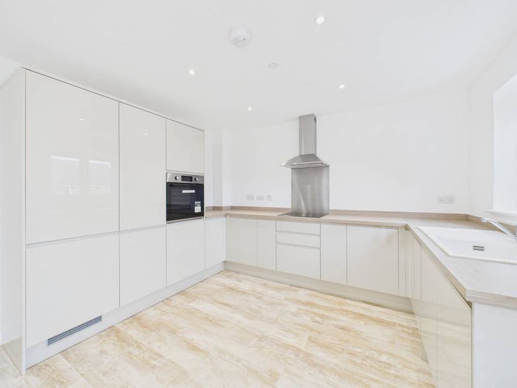 Property photo 2 of 25