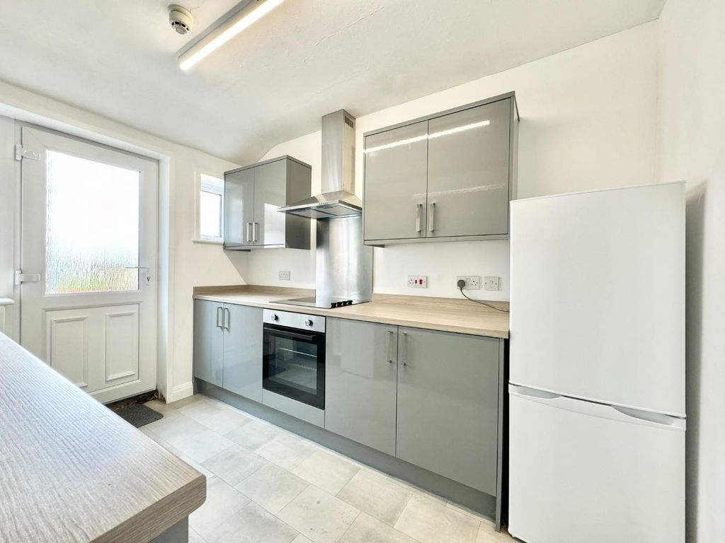 Property photo 1 of 14 Kitchen