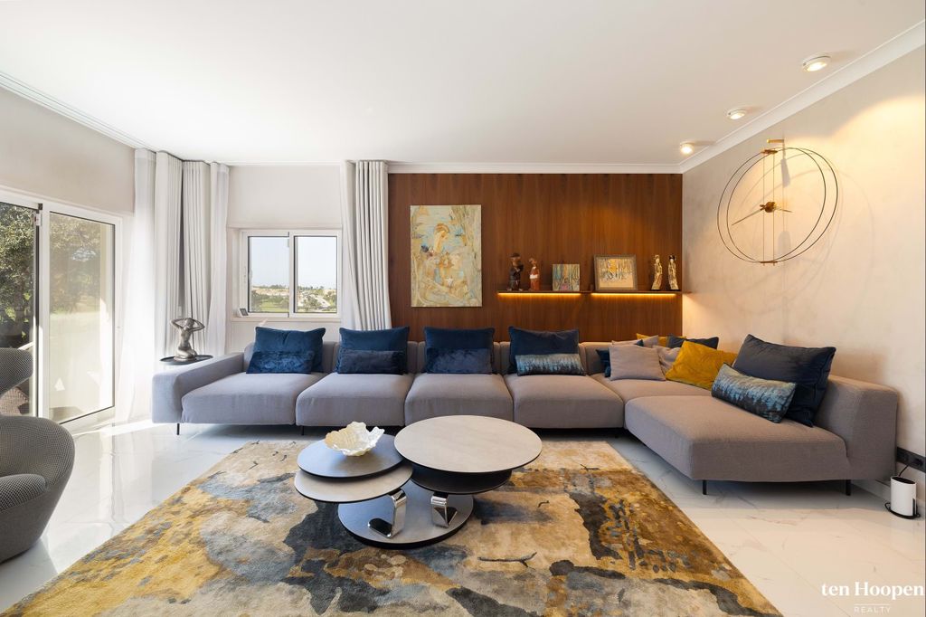 Property photo 3 of 30