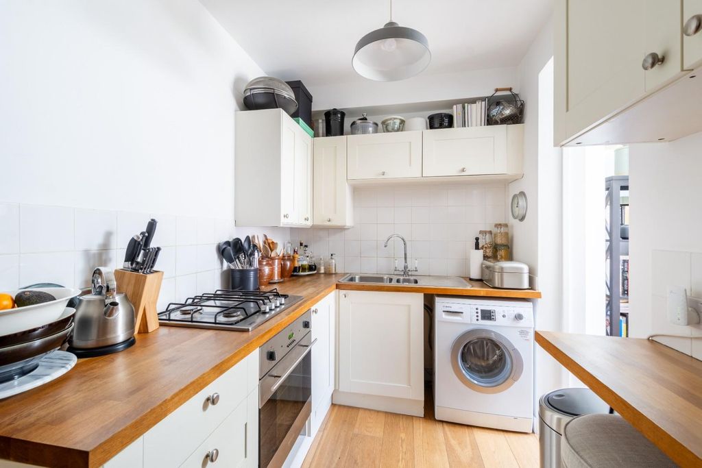 Property photo 3 of 22 27A Brunswick Street Ba1 6Pq-16.Jpg