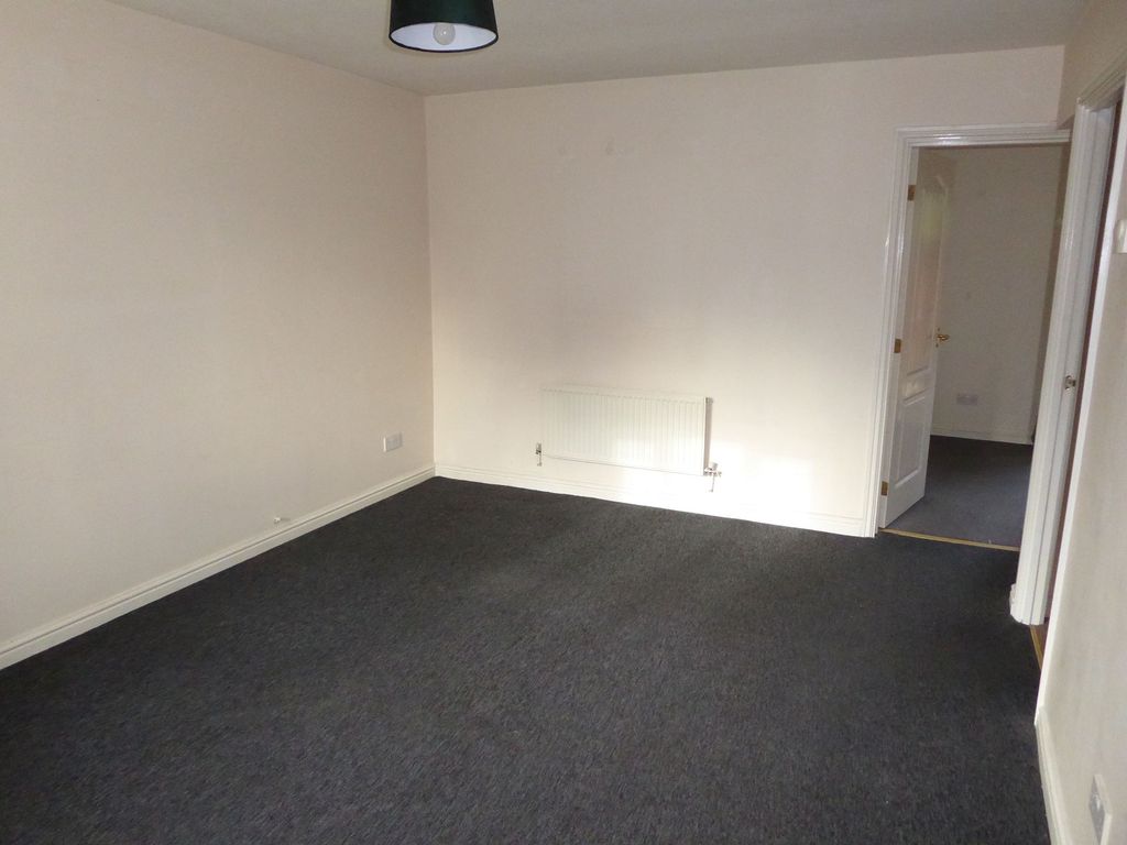Property photo 3 of 14 Lounge