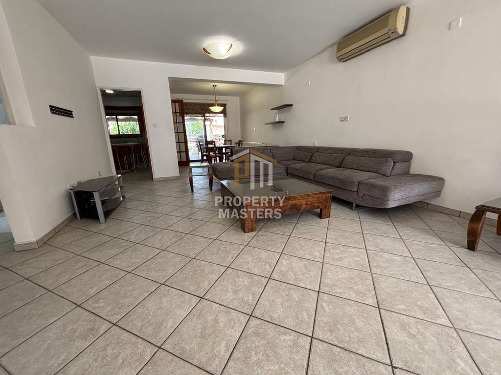 Property photo 2 of 34