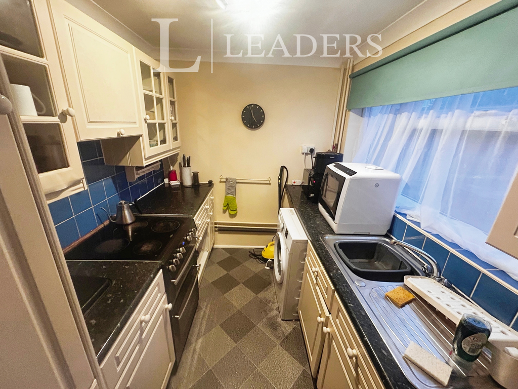 Property photo 2 of 5 0028A34c-Kt2