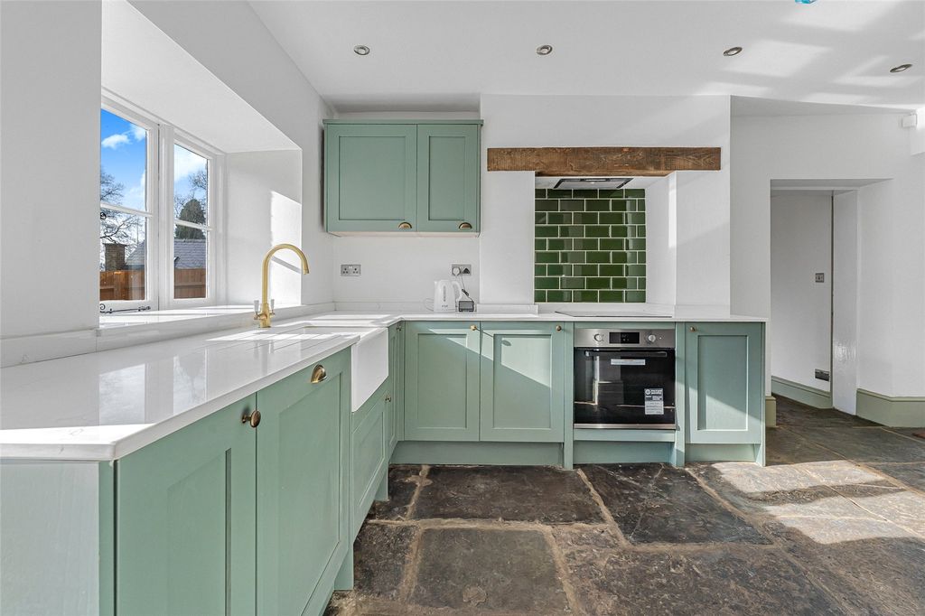 Property photo 2 of 10 Kitchen