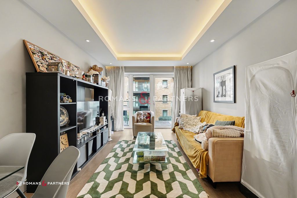 Property photo 2 of 18