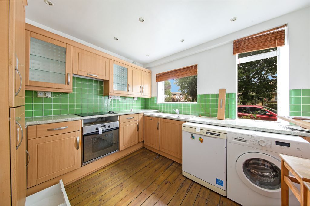 Property photo 2 of 6