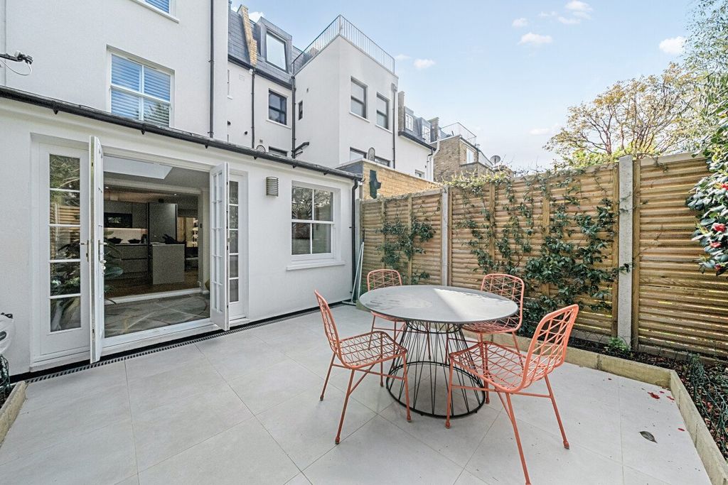 Property photo 3 of 26 Picture No. 30