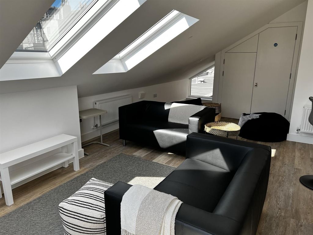 Property photo 1 of 22 Living Area.Jpeg