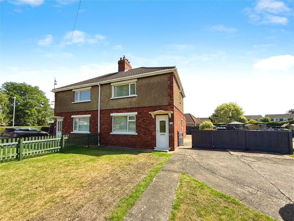 Property photo 1 of 17 Outside