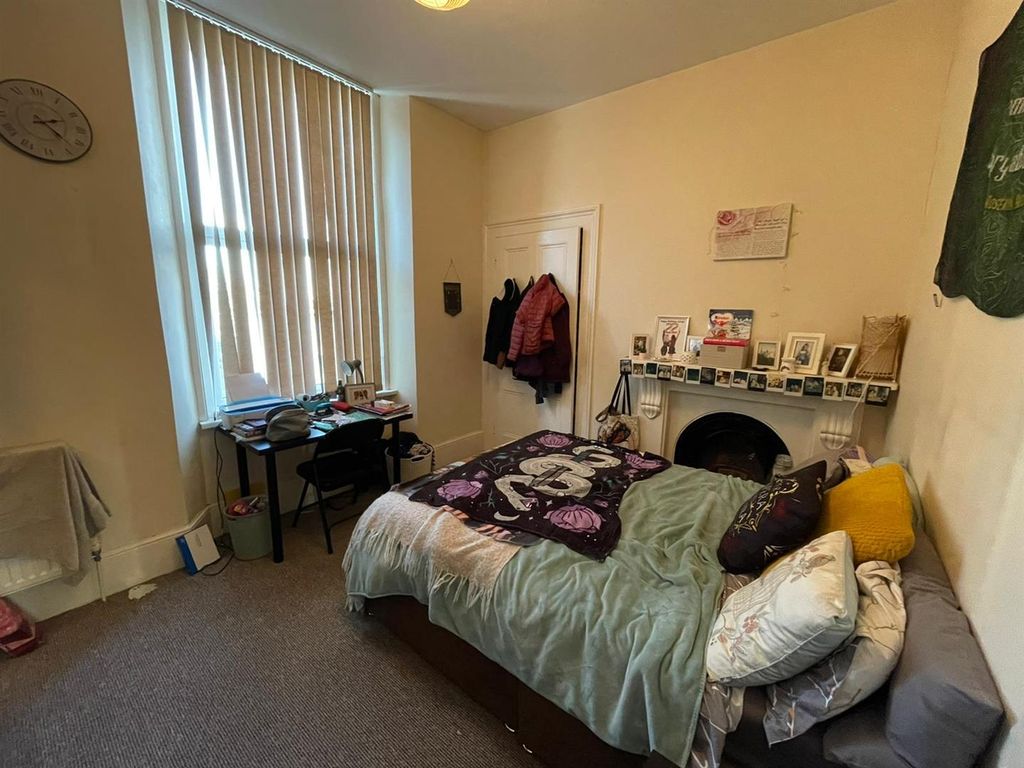 Property photo 3 of 5 687Bd74d-256d-44F9-964E-71319F0Ff63c.Jpg