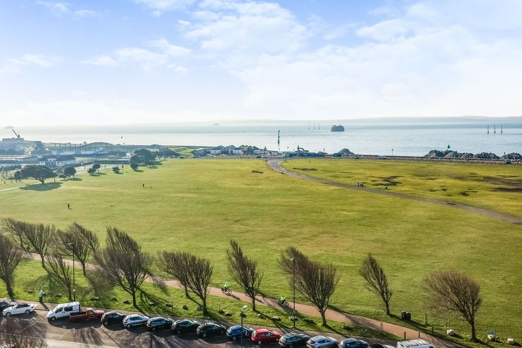 Property photo 3 of 31