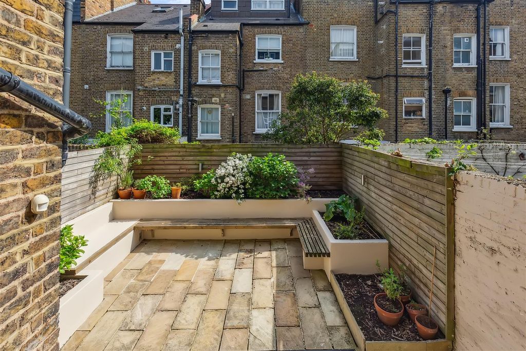 Property photo 3 of 12 Linden Gardens, W4 - For Sale