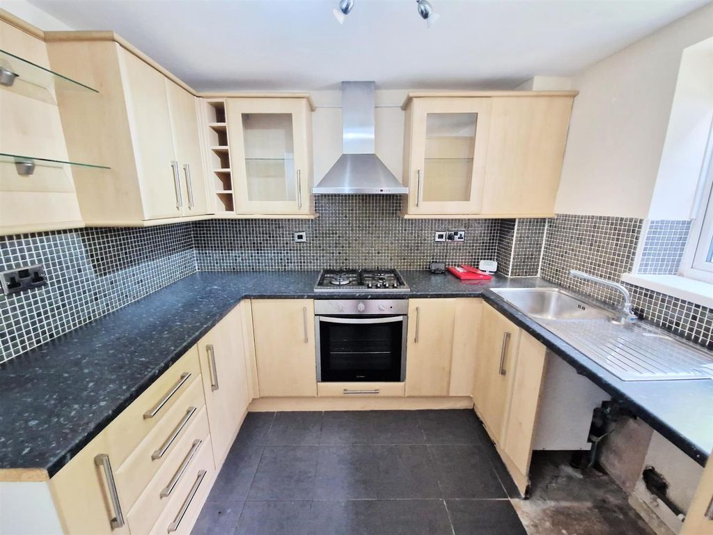 Property photo 2 of 8 01Hbgkbntbsns2Yp2Mrz