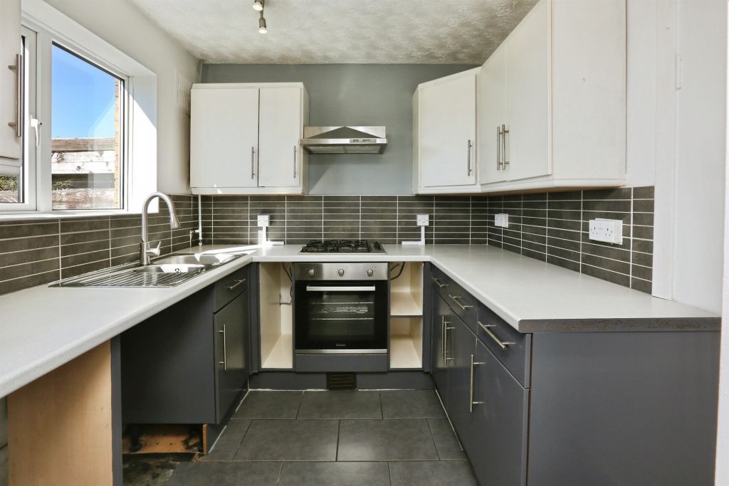 Property photo 3 of 14