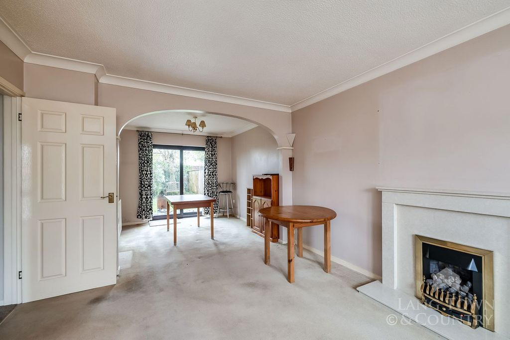 Property photo 3 of 14