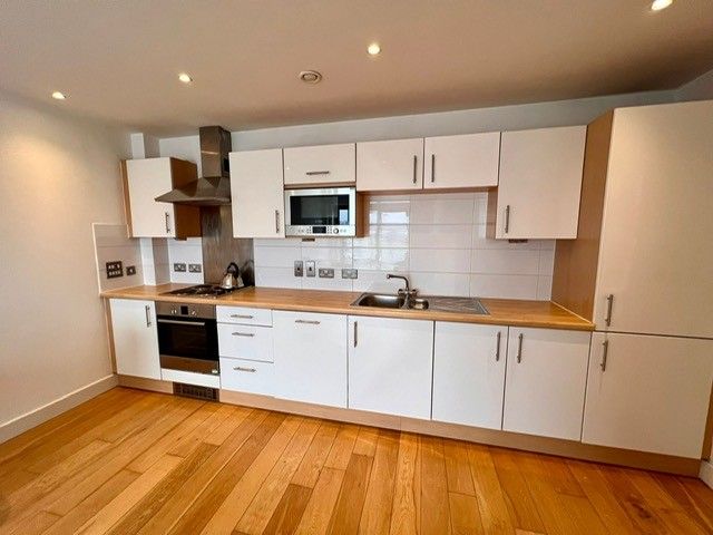 Property photo 2 of 7 Kitchen