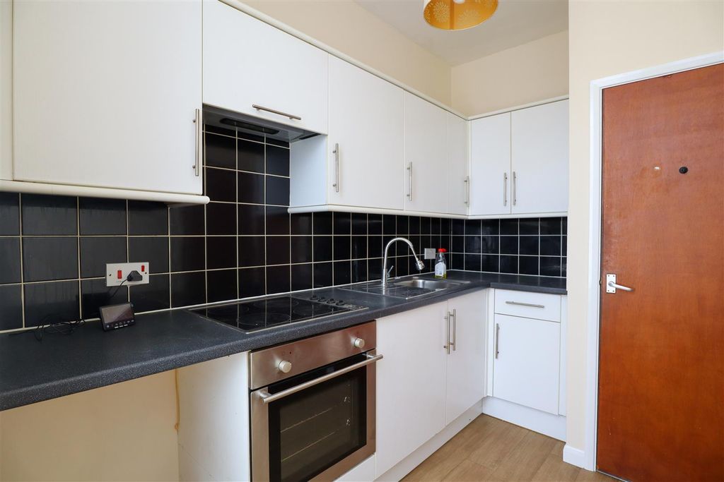 Property photo 1 of 5 Kitchen