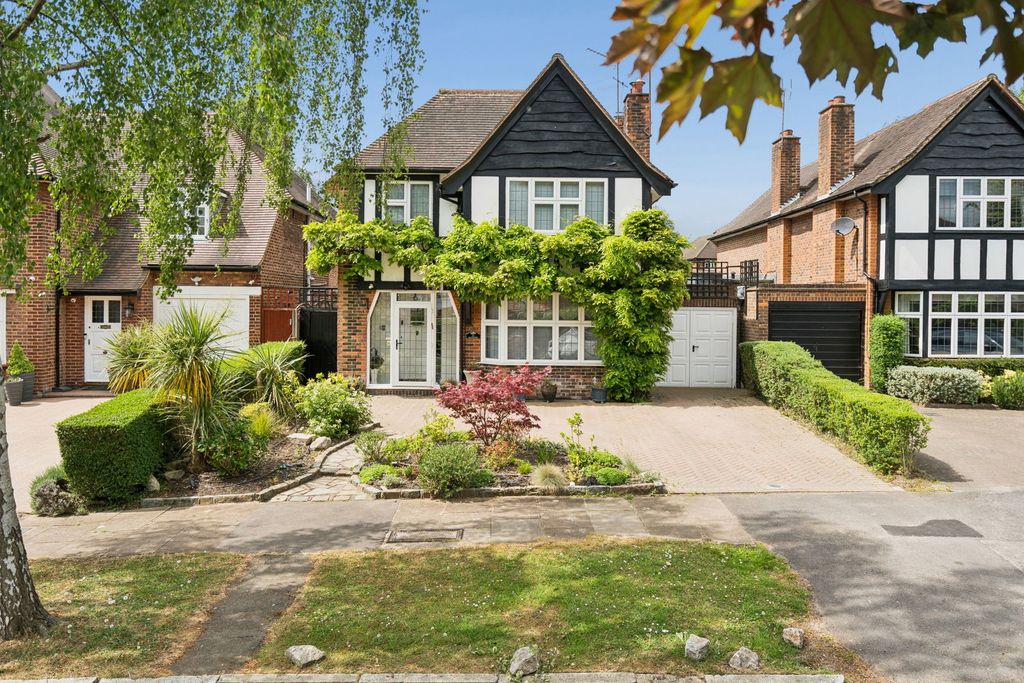 Property photo 1 of 11