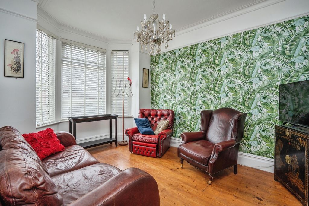 Property photo 3 of 20 Pbox-Img.Jpg