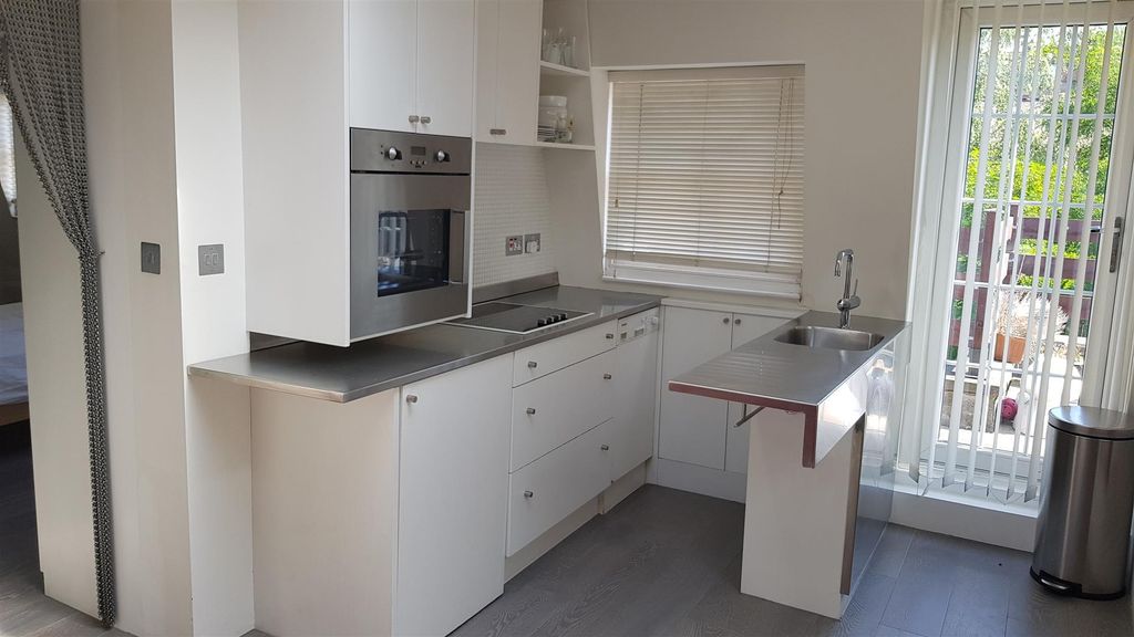 Property photo 1 of 8 Kitchen.Jpg