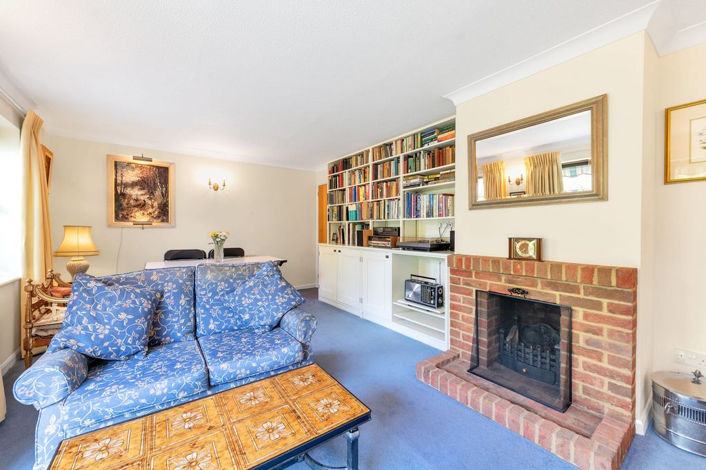 Property photo 2 of 17
