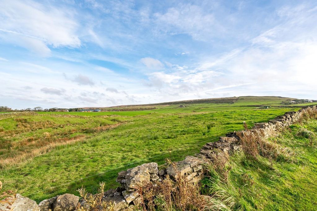 Property photo 2 of 34 Crowthorn Countryside 1.Jpg