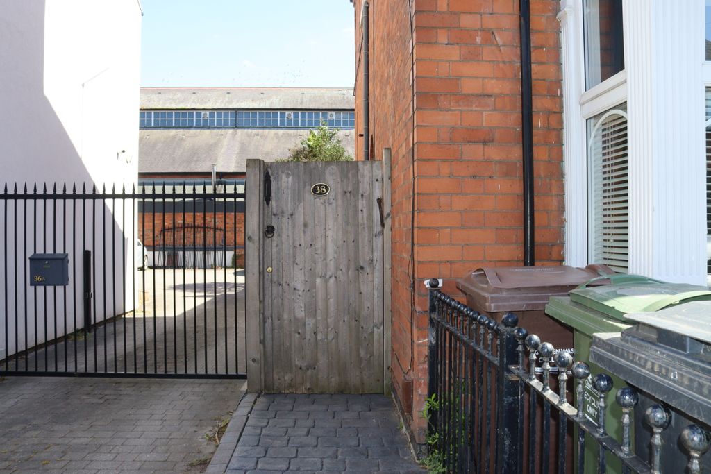 Property photo 3 of 19 Property