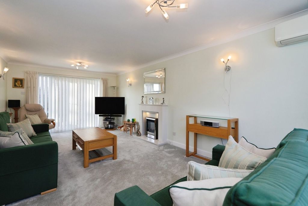 Property photo 3 of 19