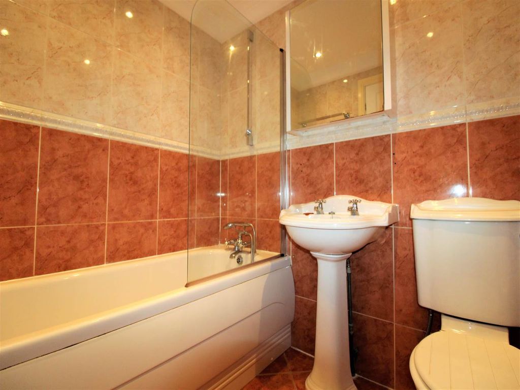 Property photo 3 of 8 6