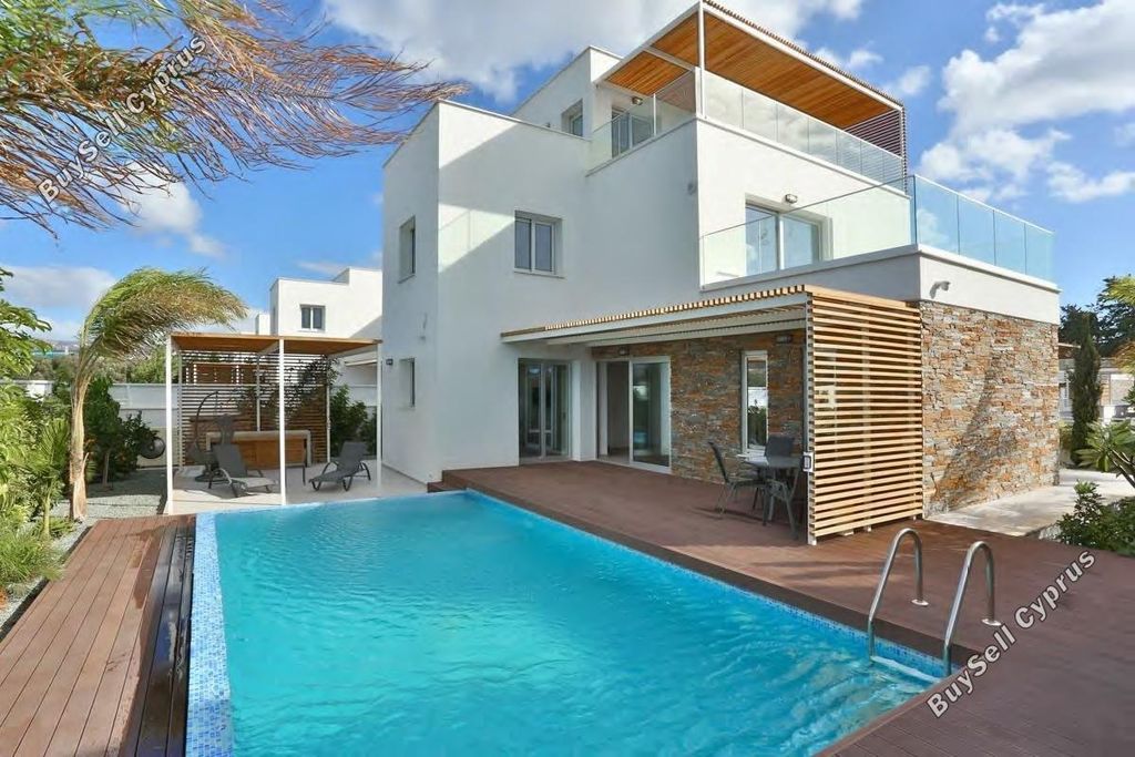 Property photo 1 of 28