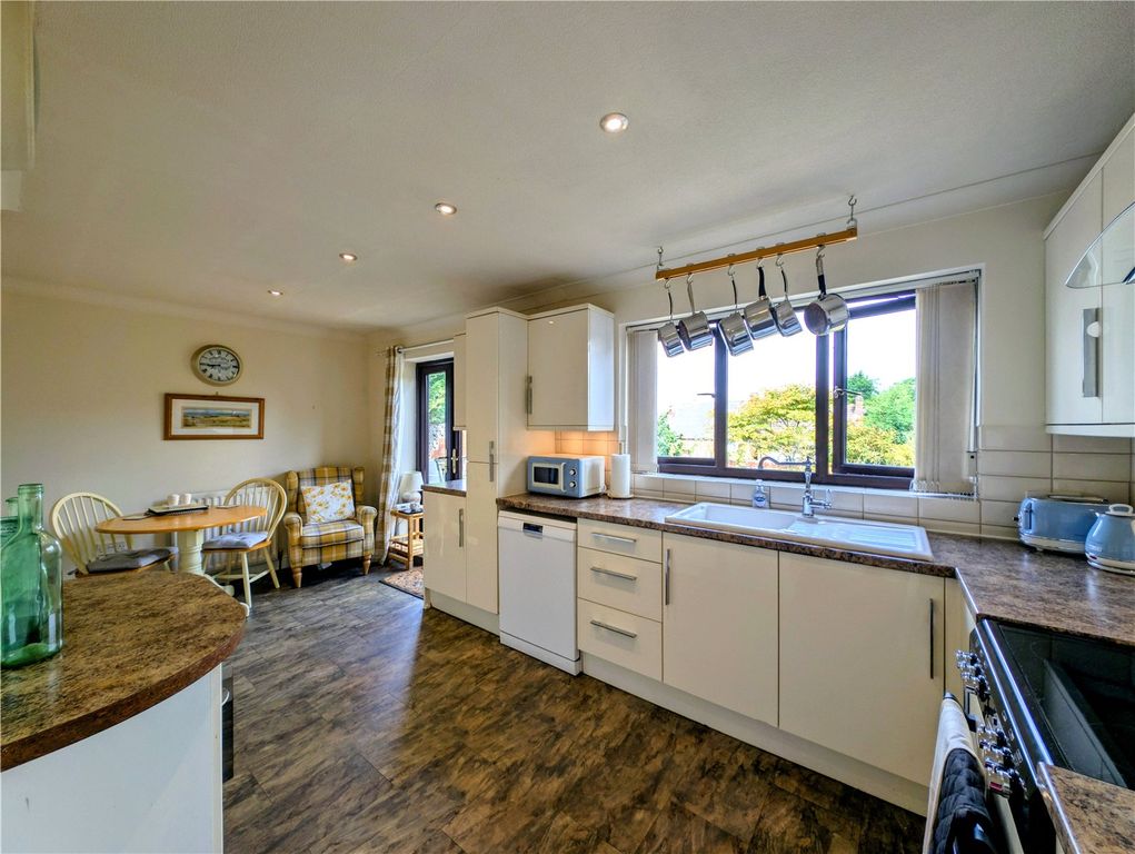 Property photo 2 of 16 Kitchen Diner
