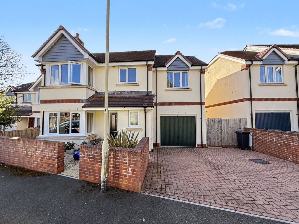 Property photo 1 of 31