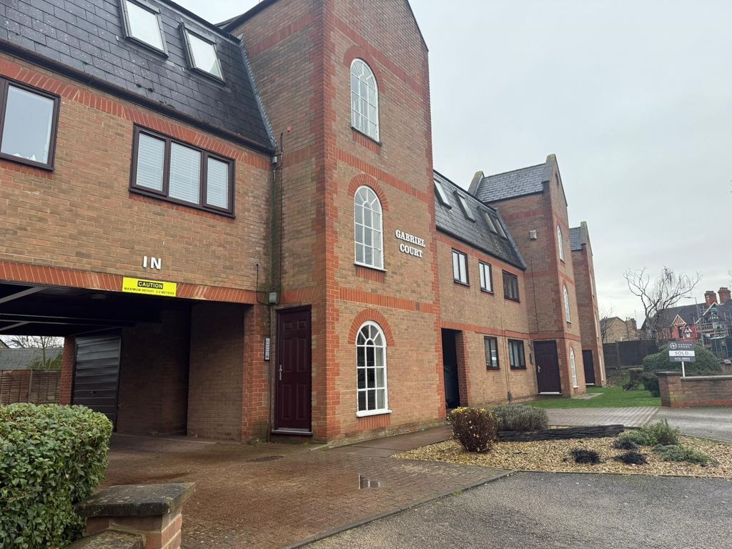 Property photo 1 of 5