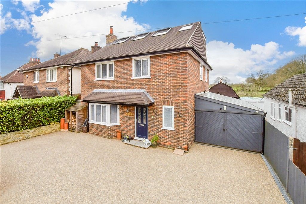 4 bed detached house for saleNewchapel Road, Lingfield, Surrey RH7