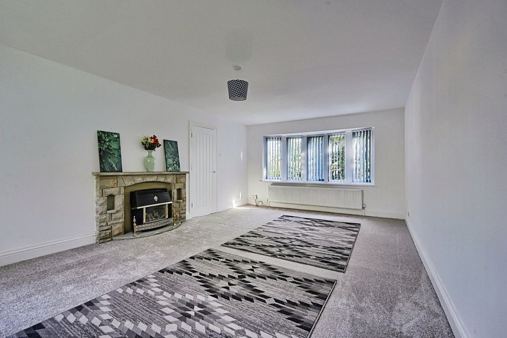 Property photo 3 of 28