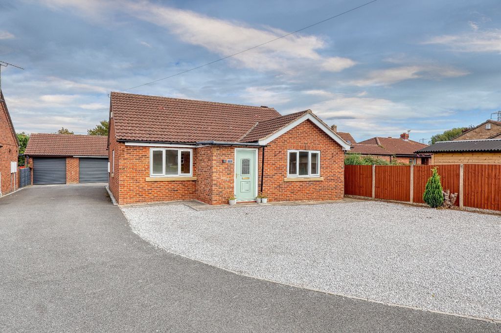 Property photo 1 of 30 Frontal