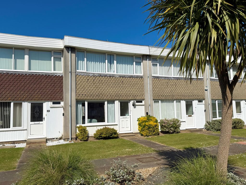Property photo 1 of 17 19 Eastergate Front Folliage